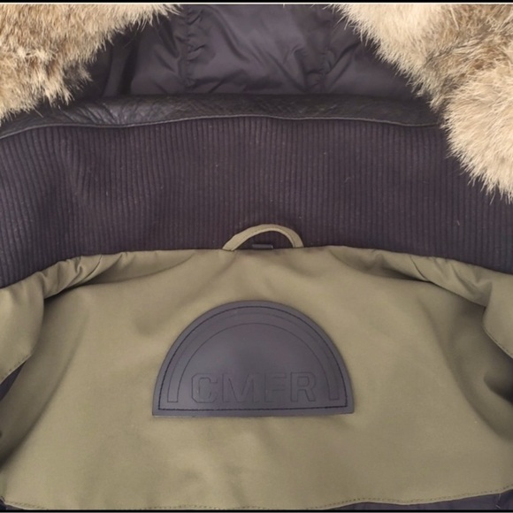 CMFR Women’s Down Parka with Coyote Fur Trim – Size XS
Rated for -30°C - Picture 8 of 16